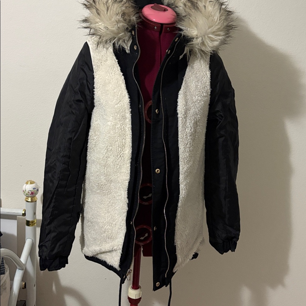 H&M Divided Women's Black Faux
Fur Pile-lined Parka Jacket with hood - Picture 9 of 15